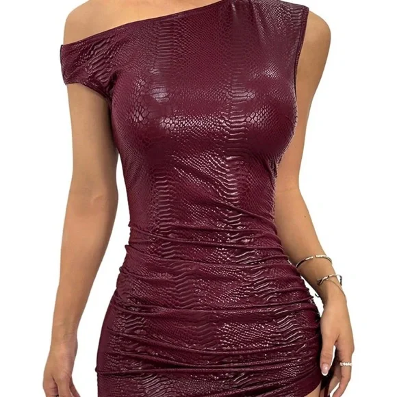 Elegant pleather Burgundy Off-Shoulder Dress - Picture 3 of 4